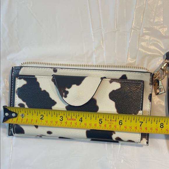 Stylish Cow Print Wristlet Clutch - Picture 8 of 9